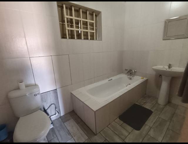 10 BEDROOM HOUSE FOR SALE IN THREE RIVERS
